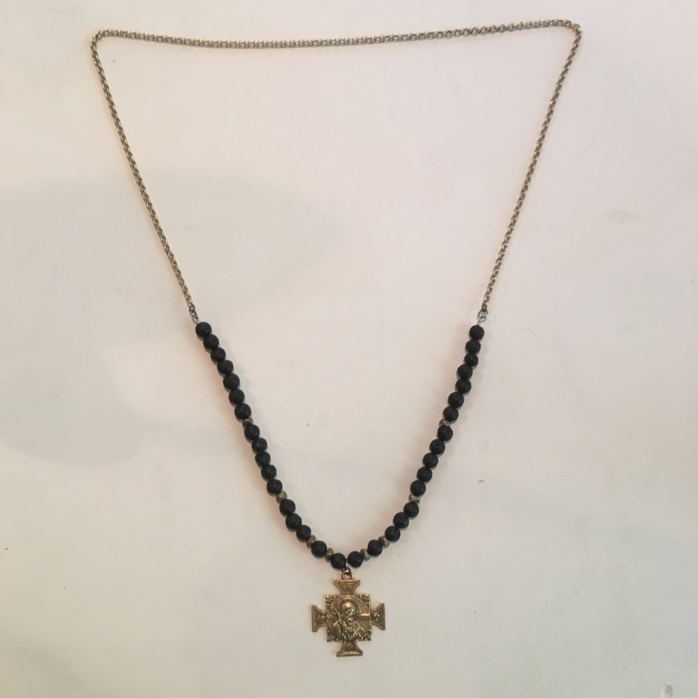 Gold and black beaded long necklace. Pendant.
